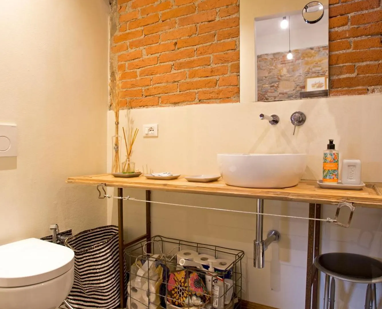 Casa Antica Stalla, Charming Loft Just 500 M From Lucca S Centre Hébergement de vacances